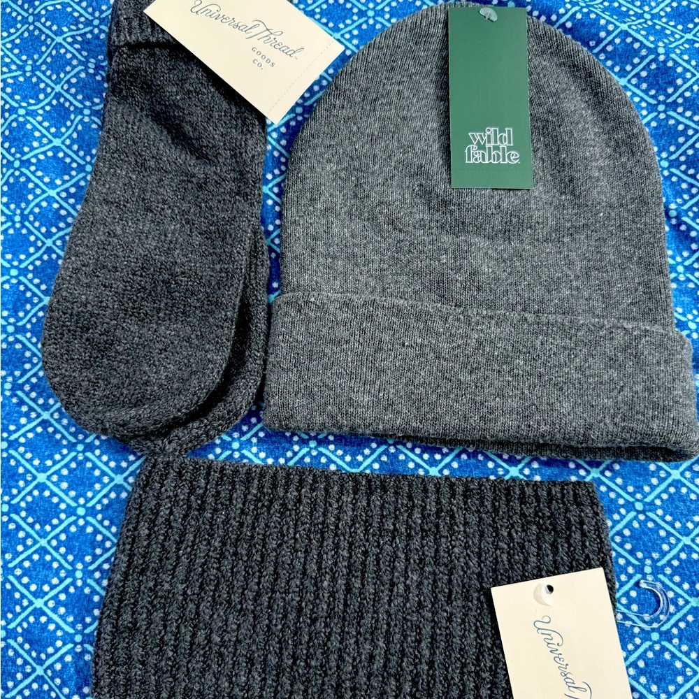 Cozy winter hat set